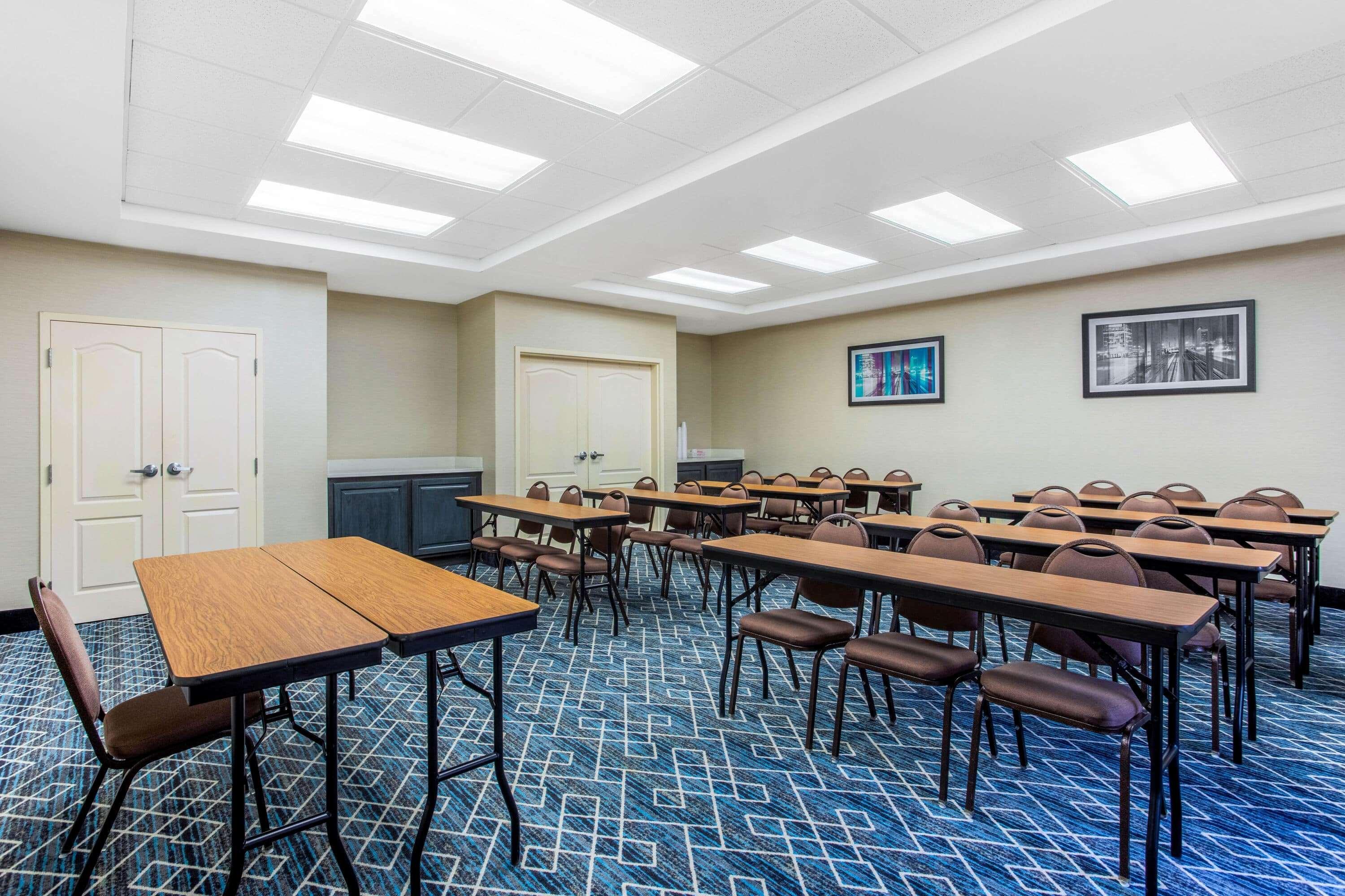 La Quinta Inn & Suites Fultondale Dış mekan fotoğraf