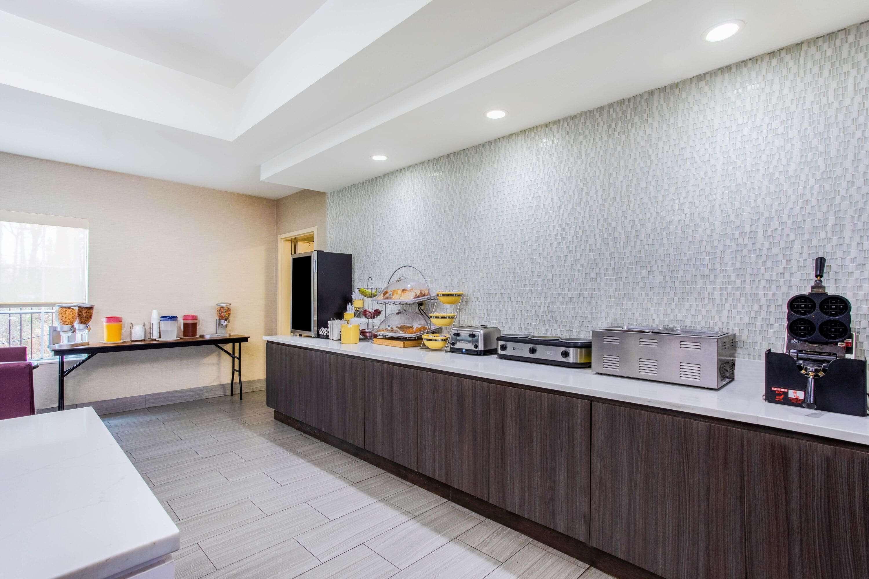 La Quinta Inn & Suites Fultondale Dış mekan fotoğraf