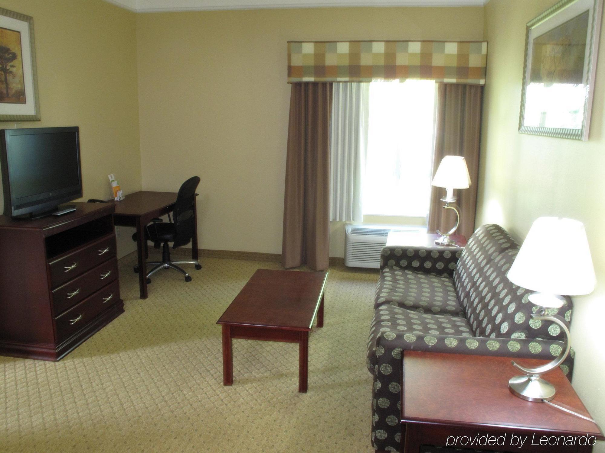 La Quinta Inn & Suites Fultondale Oda fotoğraf